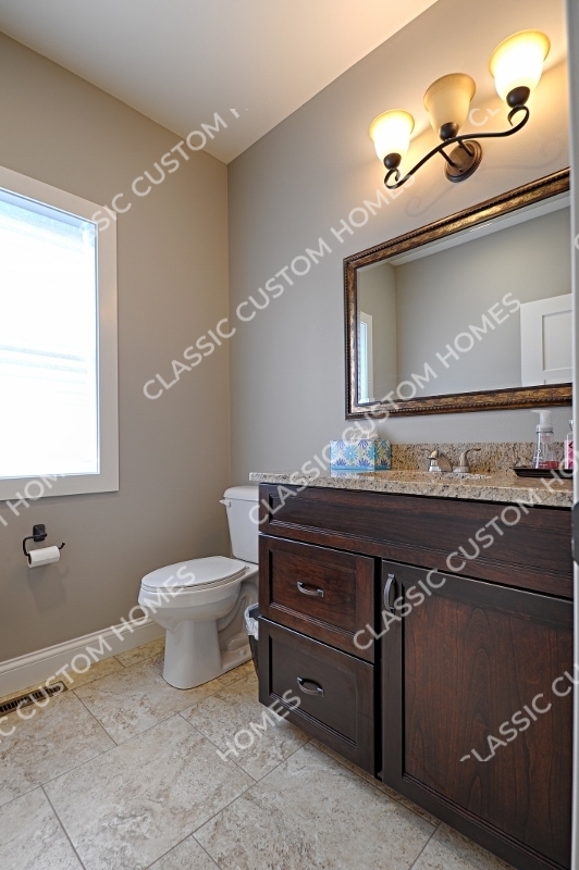Cerdena - Upper Bathroom