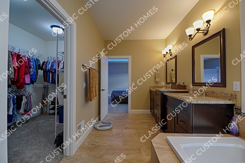 Cerdena - Master Bathroom