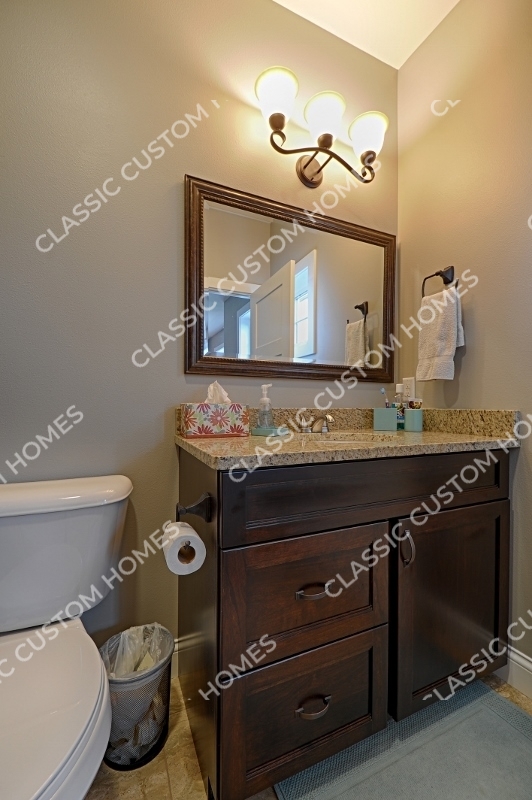 Cerdena - Upper Bathroom