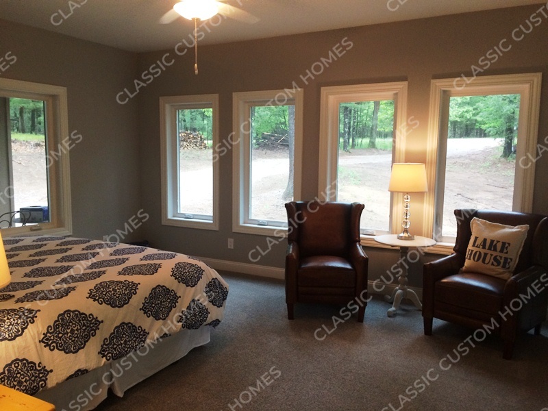 Rood - Master Bedroom