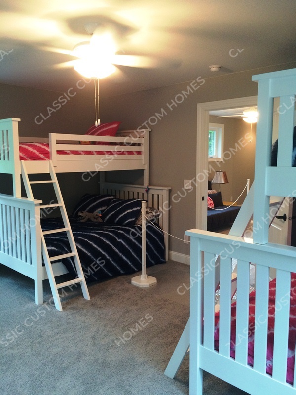 Rood - Bunk Room