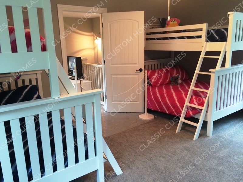 Rood - Bunk Room