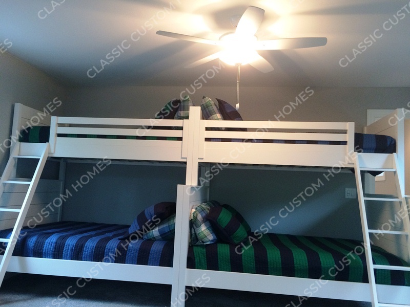 Rood - Bunk Room