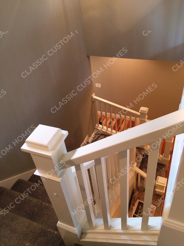 Rood - Entry/Stairs