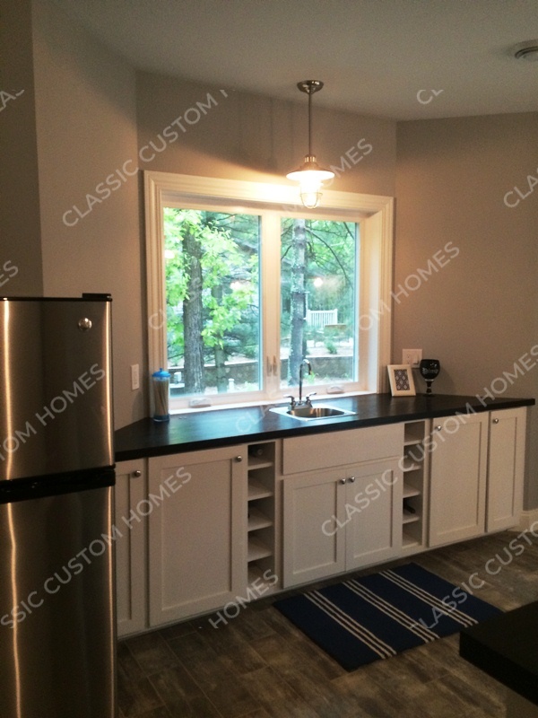 Rood - Lower Level Bar