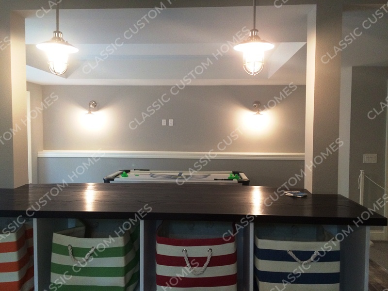 Rood - Lower Level Bar