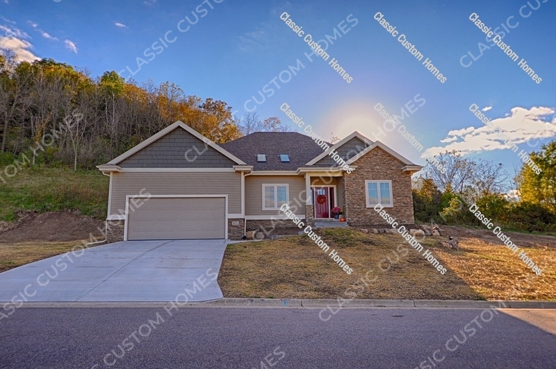 EXT FRONT-ZELLNER-BESCH S